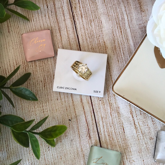 ✨Gold Tone Crystal Cubic Zirconia Triple Row Ring - Picture 3 of 6